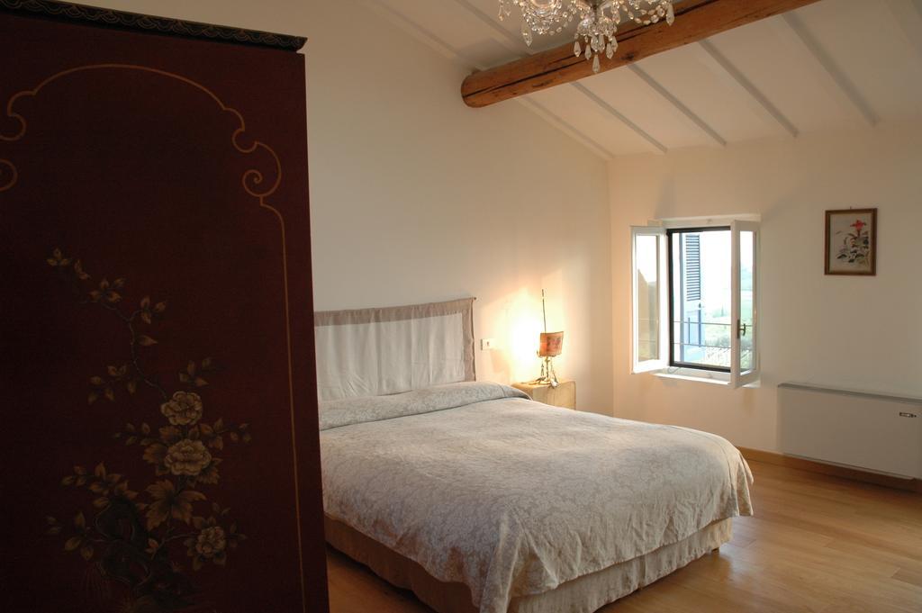 Agriturismo Tenuta La Pergola Бардолино Номер фото